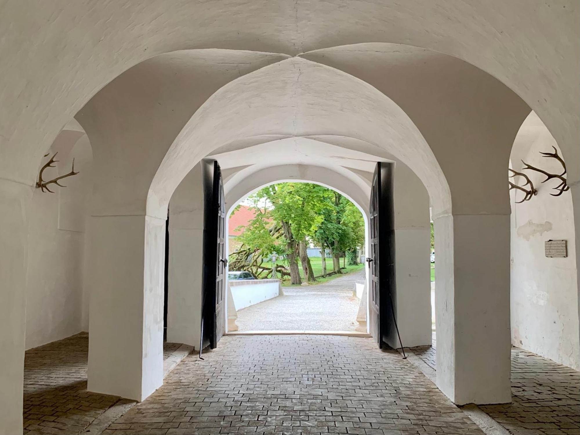 Wohnen Im Wasserschloss Sandizell Schrobenhausen Exterior foto